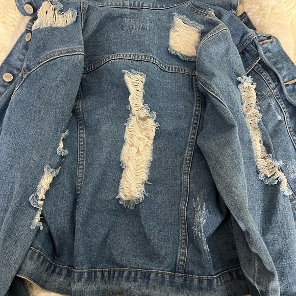 Size small denim jacket - Picture 3 of 3